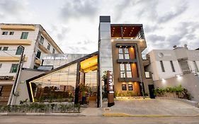 Aira Hotel